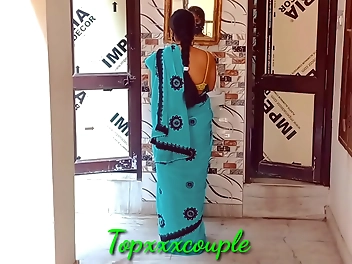 Indulge in the Luscious Chudaai of Desi Bhabhi in this Mind-Blowing Video