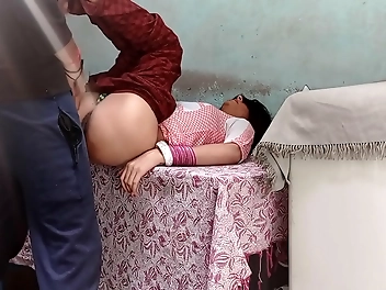 Indulge in the Lustful Passion of Desi Couple s Steamy Hindi Sex Act!