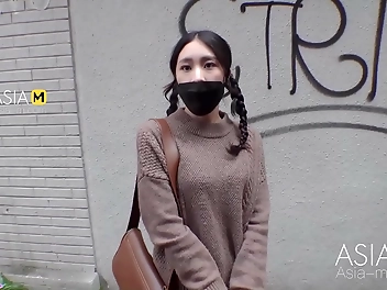 Watch the Exclusive MDAS-0001 Street Hunting Video with Tan Ying Ying - The Luscious Enchantress from Asia